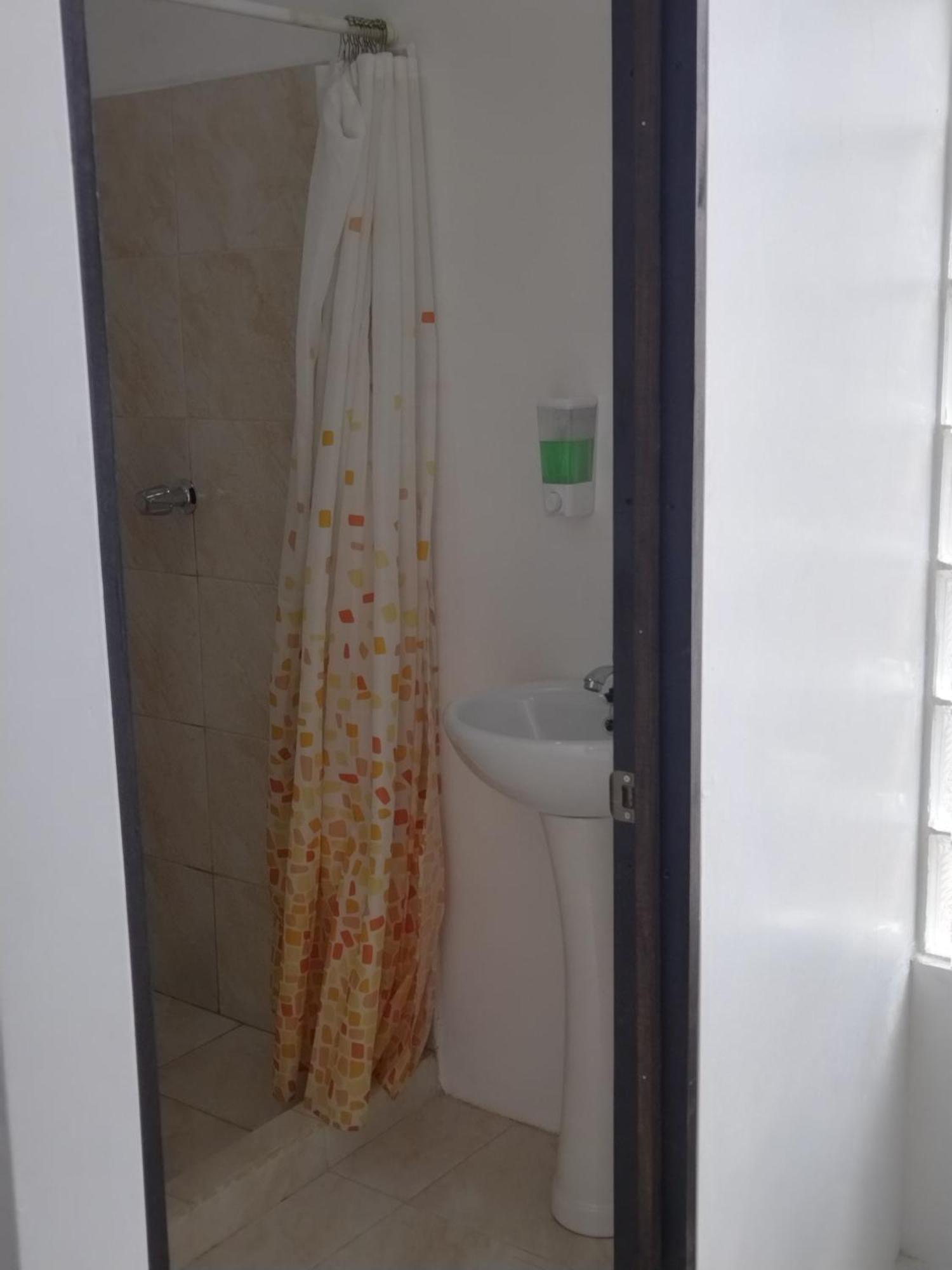 Lajuela Bnb & Hostel Alajuela Ngoại thất bức ảnh