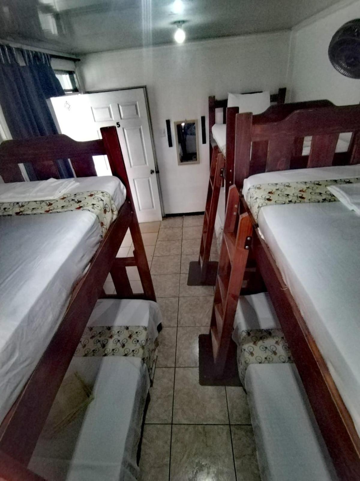 Lajuela Bnb & Hostel Alajuela Ngoại thất bức ảnh